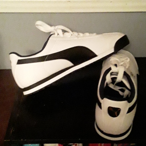Puma sneakers - Picture 2 of 3